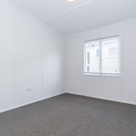 Spacious and Light 3 Bedroom Margate Home! - Photo 5