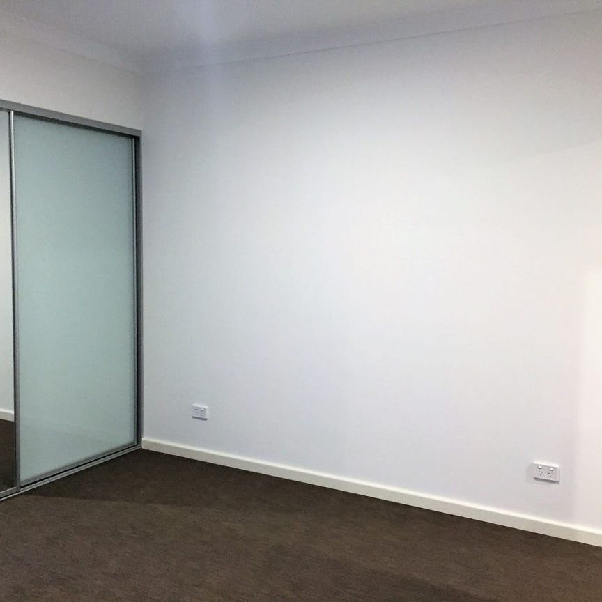 LOCK AND LEAVE APARTMENT - Photo 1