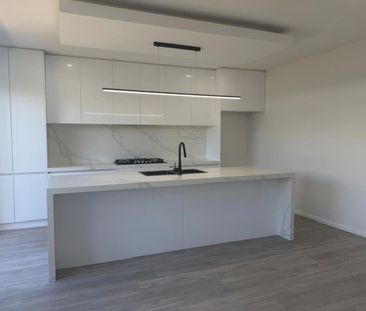 LOVELY 3 BEDROOM HOME - Photo 3