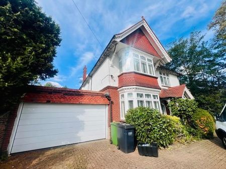 6 bedroom link detached house to rent - Photo 4