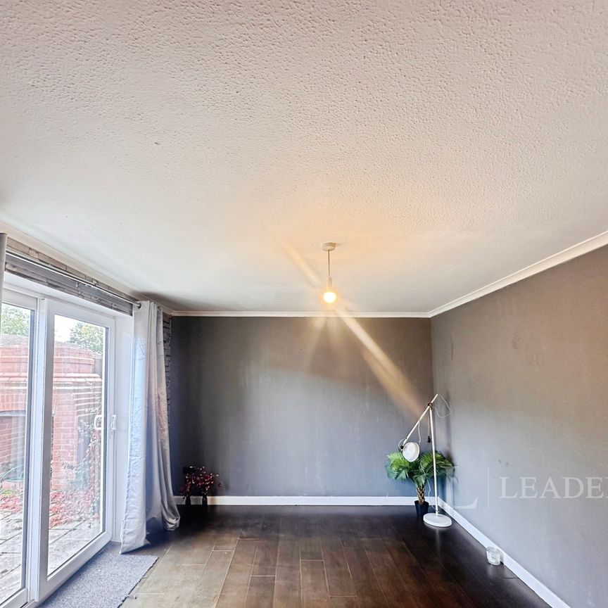 3 bedroom end of terrace to rent Exhall Close, Redditch B98 - Photo 1