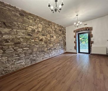 4 bedroom barn conversion to rent - Photo 1