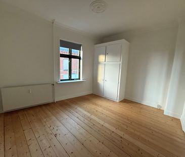 God lys 1. sals lejlighed tæt på centrum - Photo 3