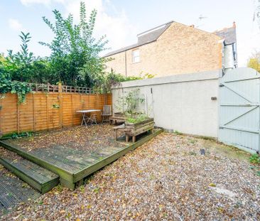 2 bedroom end of terrace house to rent - Photo 5