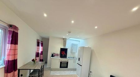 1 bedroom flat to rent - Photo 2