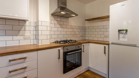 2 bedroom terraced house to rent - Photo 2