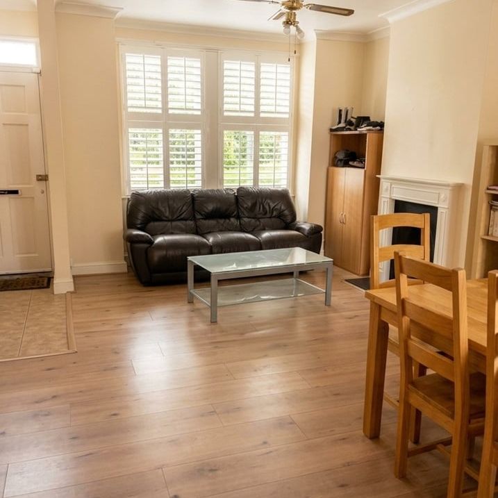 Room in a Shared House, Claxton Grove, W6 - Photo 1