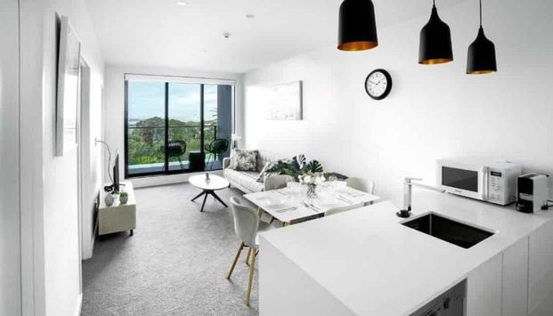 Modern 2BR Apt with Views in Birkenhead - Photo 1