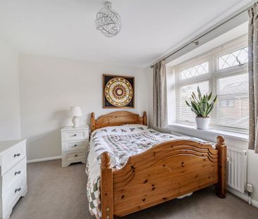 4 bedroom semi-detached house to rent - Photo 6