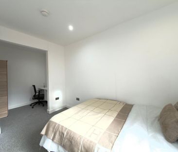 1 bedroom in a flat share to rent - Photo 1