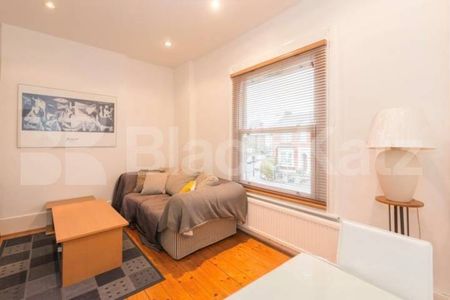 A spacious three-bedroom flat located on Alexandra Road N8 - Photo 5