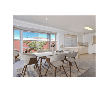 Pretty as a Picture - Photo 6