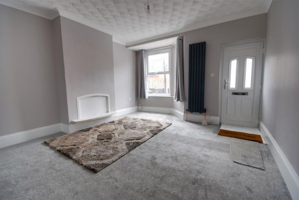 Holywell Road, Watford - Photo 1