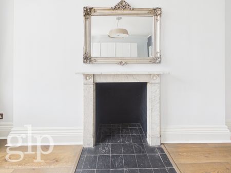4 Bedroom Terraced, Connaught Street, Hyde Park, W2 - Photo 3