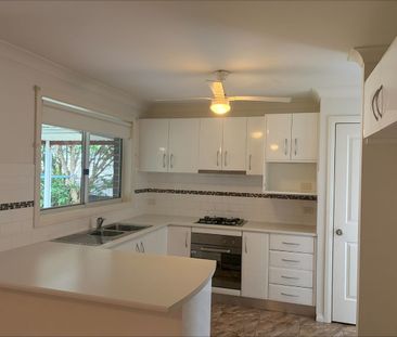 Walking Distance to schools and shops - Photo 4