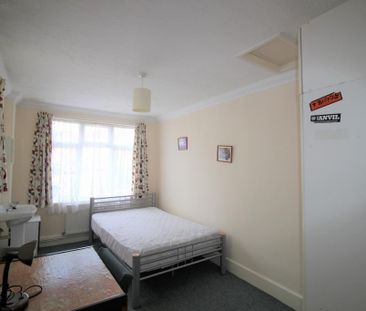 6 bedroom house to rent - Photo 4