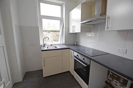 3 bedroom terraced house to rent - Photo 5