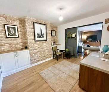 4 bedroom semi-detached house to rent - Photo 6