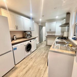 4 bedroom house share to rent - Photo 2