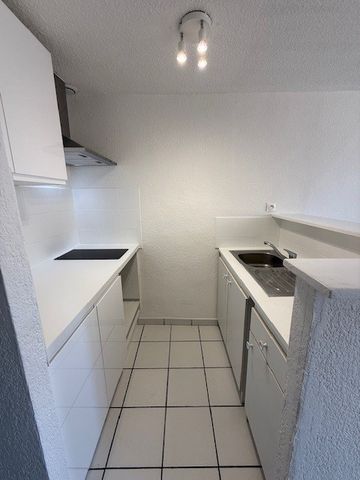 HYERES / CENTRE ANCIEN / T3 RENOVE - Photo 2