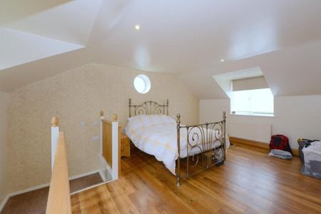 5 bedroom detached house to rent - Photo 4