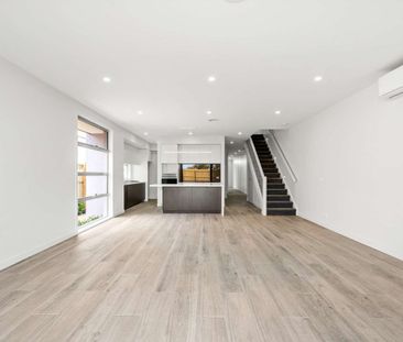 9 Taylor Avenue, Burwood East VIC 3151 - Townhouse For Rent | Domain - Photo 5