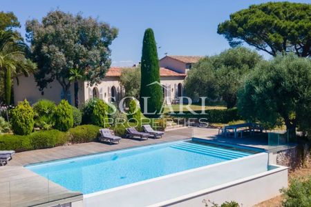 Villa avec piscine et vue époustouflante dans la baie de Cannes - Photo 3