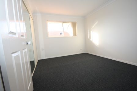 TOWNHOUSE - LIGHT BRIGHT & AIRY - Photo 5