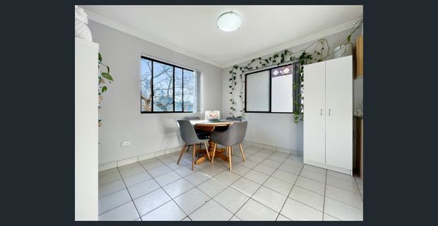 2-Bedroom Unit in Prime Location – Steps from Kingswood Hospital - Photo 1