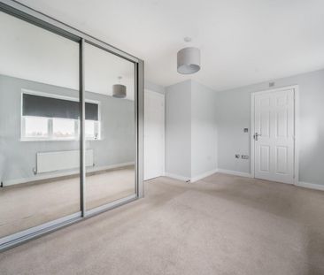 3 bedroom House To Let - Photo 3