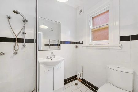 Stylish Apartment in Premier Harbourside Location - Photo 4