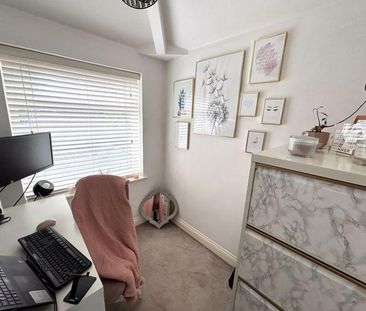 3 bedroom semi-detached house to rent - Photo 4