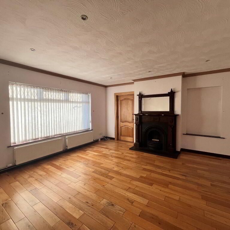 82 Paisley Road, Carrickfergus, BT38 9AH - Photo 1