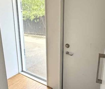 3 bedroom townhouse with 1 bathroom - Photo 4