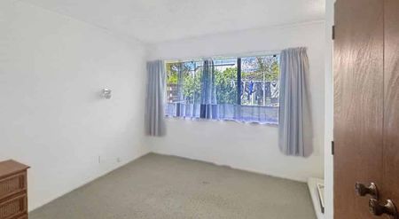 HOKOWHITU - 2 BEDROOMS - Photo 3