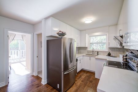 For Lease - 306 Wenlock Avenue, Richmond Hill, Ontario - Photo 3