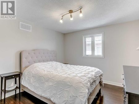 For Lease - 30 Lacona Crescent Unit# Main & 2nd, Richmond Hill, Ontario - Photo 4