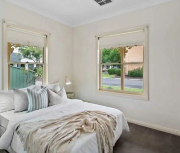 Spacious 4 Bedroom Family Home in the Heart of Mawson Lakes - Photo 2