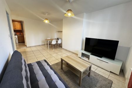 Libre immediatement - Appartement T2 meublé - Photo 2