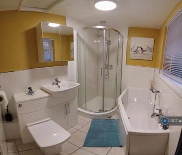 4 bedroom terraced house to rent - Photo 1