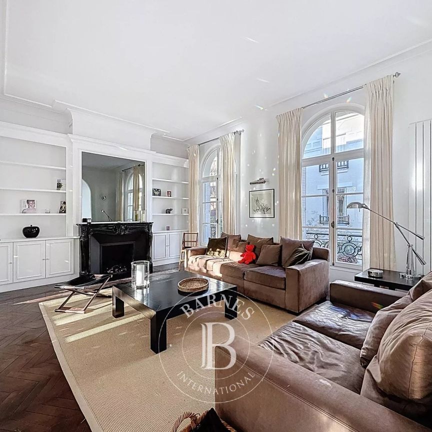 Maison • Ile de la Jatte-Parc d'Orléans - Photo 1