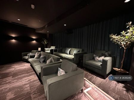 1 bedroom in a flat share to rent - Photo 5