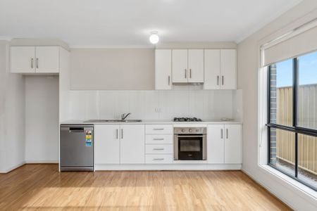 Low-Maintenance 3-Bedroom Home in a Convenient Location - Photo 5