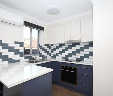 Fully renovated one bedroom - Photo 4