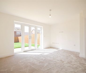 Well presented 2 bedroom semi-detached house in the popular village... - Photo 1