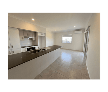 4 Bedroom Duplex For Lease - Photo 5