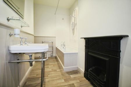 2 bedroom terraced house to rent - Photo 2