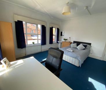 1 bedroom in a house share to rent - Photo 2