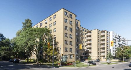 640 Roselawn Ave. — Bachelor - Photo 4