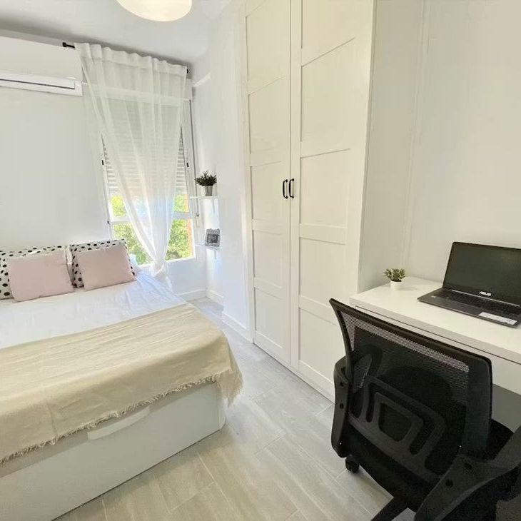 Avenida de los Ángeles, Getafe, Community of Madrid 28903 - Photo 1